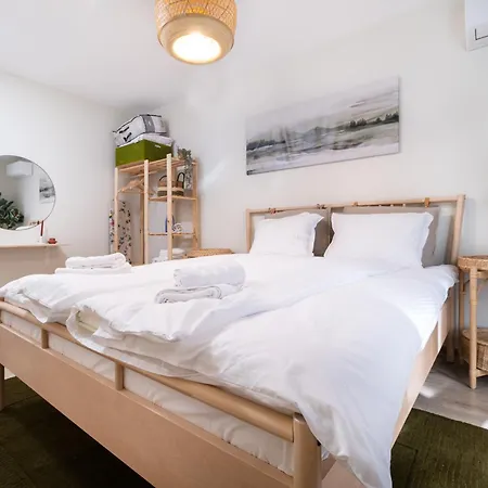 Stylish One-bedroom *